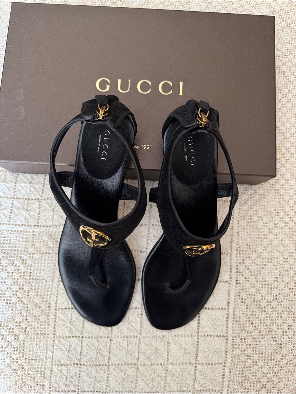Gucci Black Leather Thong Sandals with Gold Double G Accent